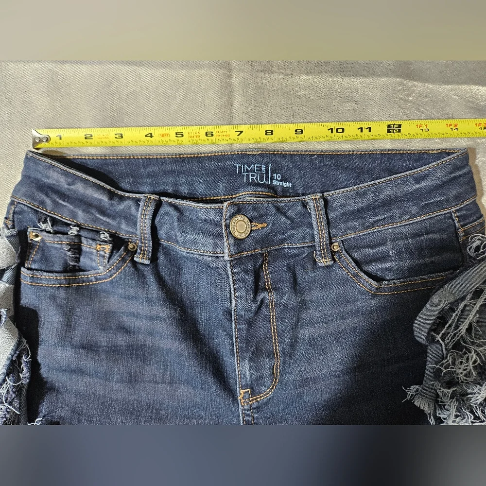 Time And Tru Frilly Denim Shorts Size 10 - Picture 4 of 5